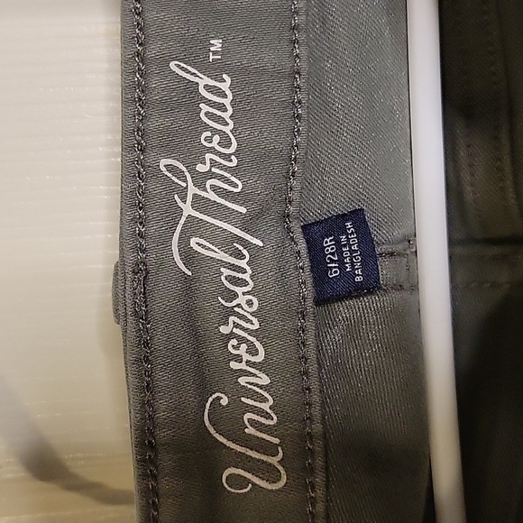 Universal Thread Mid Rise Skinny Jeans - Picture 8 of 9